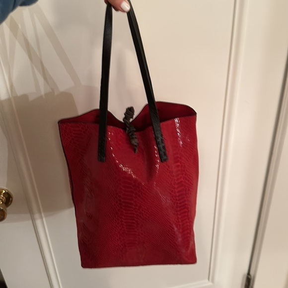 Authentic Marni Red Snakeskin Leather Tote with Zippered Pouch - Picture 11 of 15